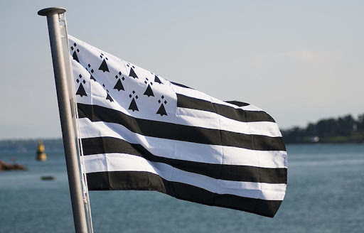 drapeau breton onimprésent d'apèrs un cliché breton