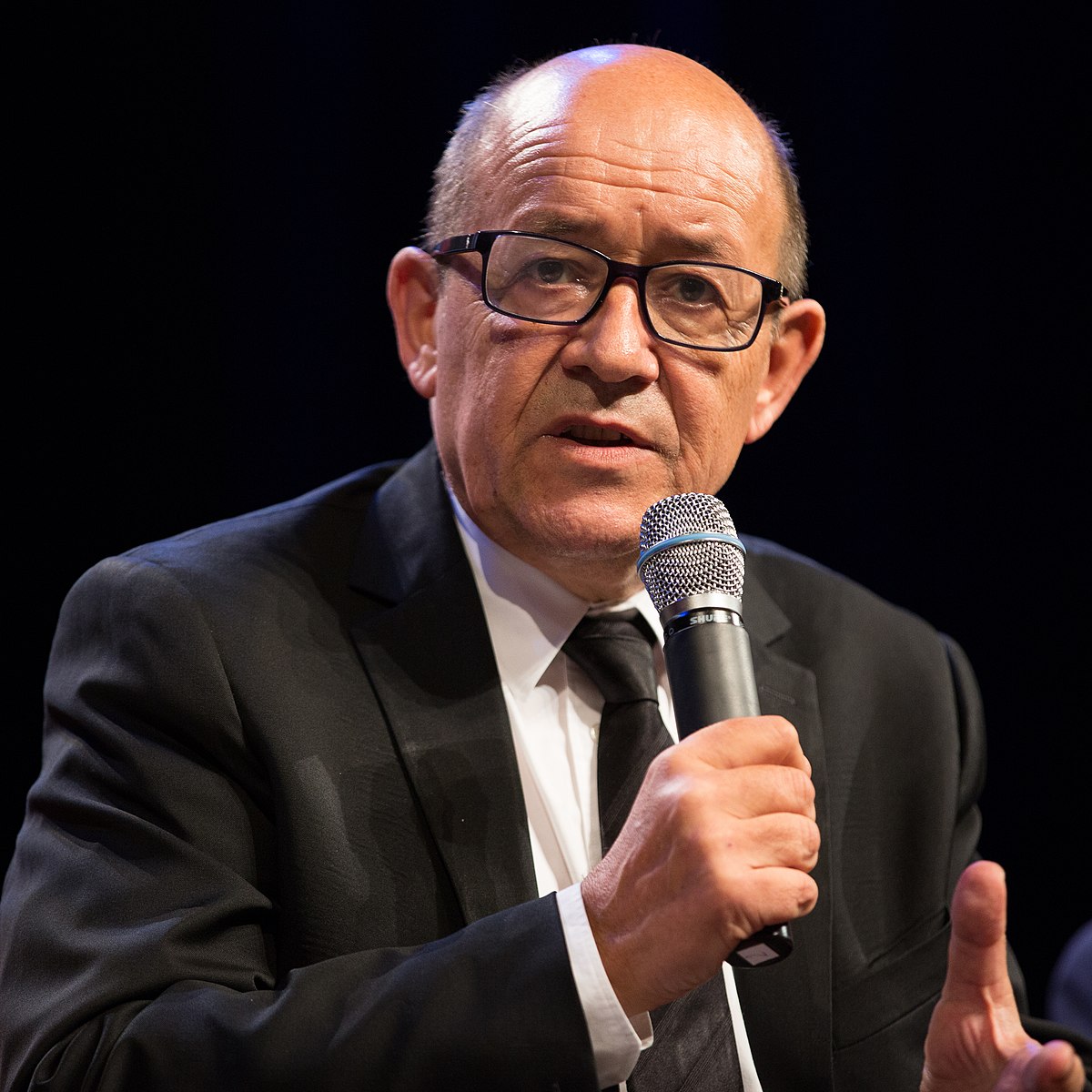 Jean-Yves Le Drian l'une de nos personnalités politiques bretonnes