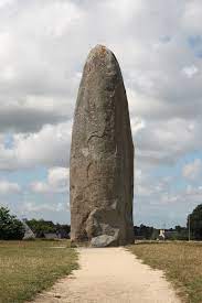  Mégalithiques menhir du champ-dolent