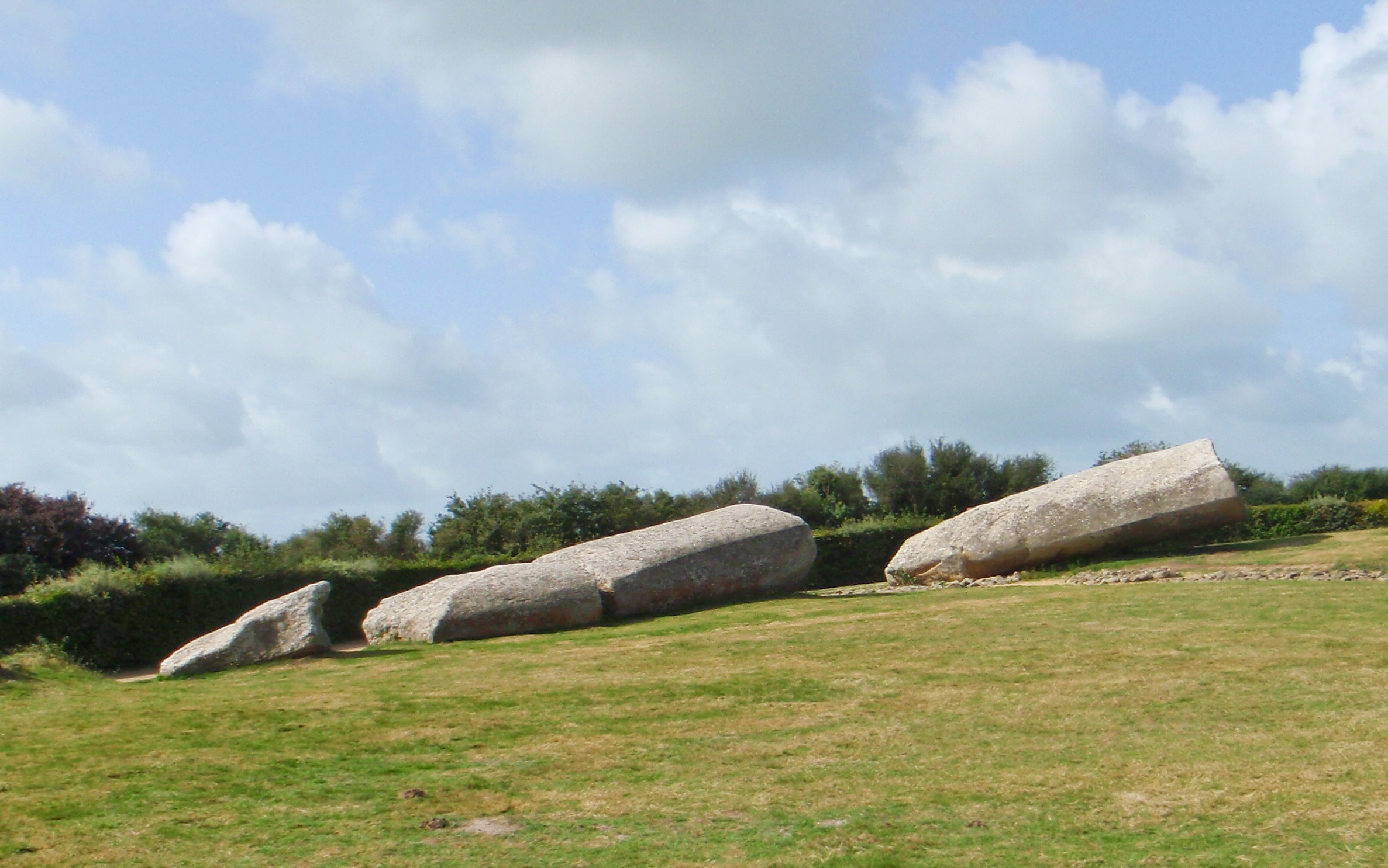 le grand menhir brisé dans le site mégalithiques de Locmariaquer